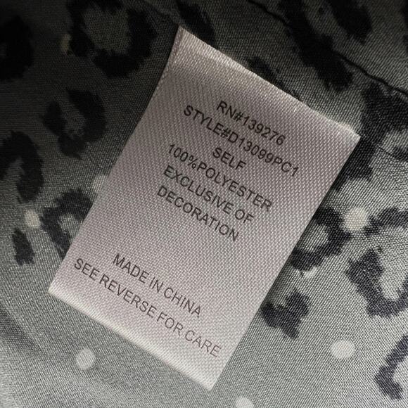 Daniel Rainn Blouse Animal Print V-Neck Roll Tab Sleeve Gray Black Women's L - Picture 10 of 14